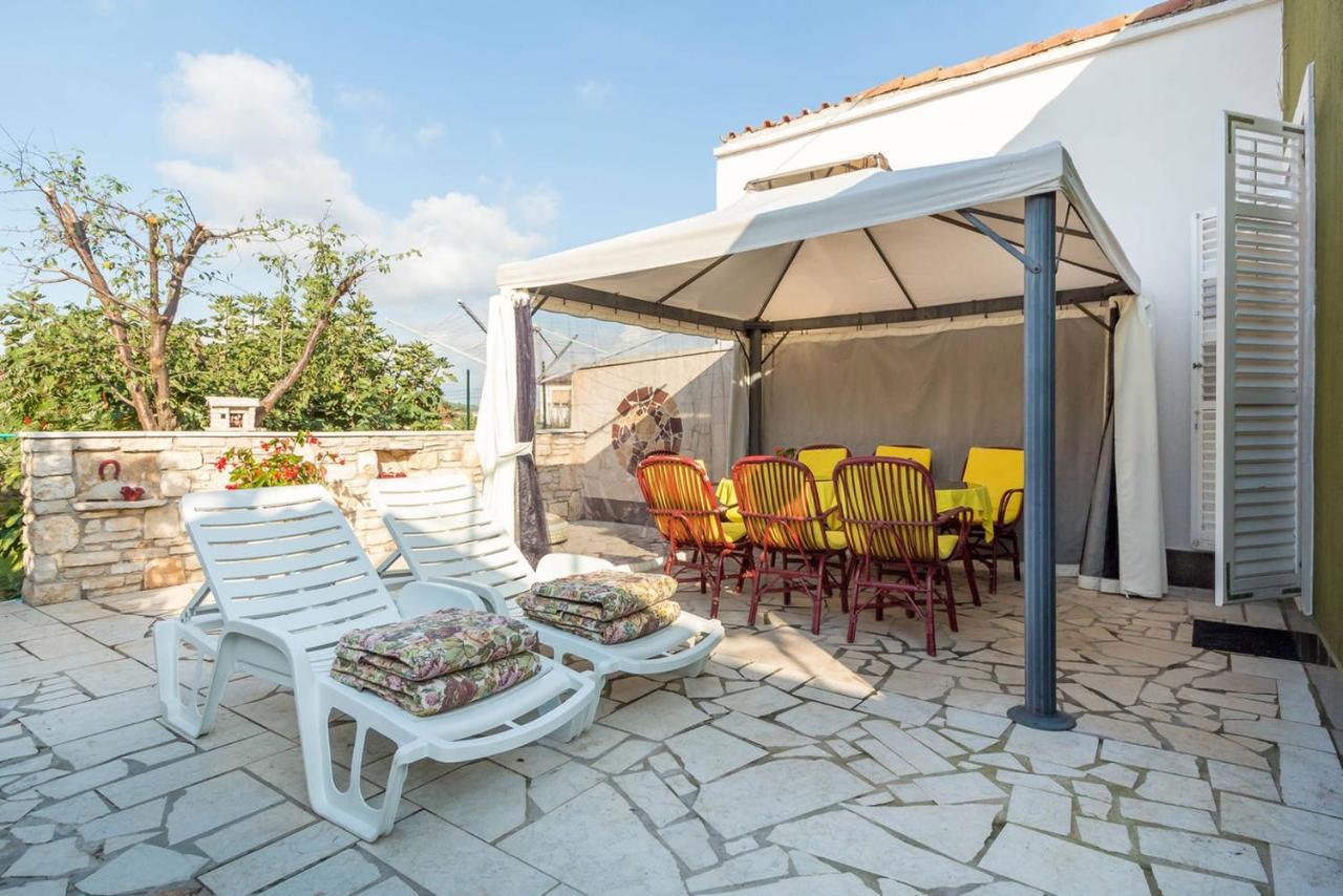 Apartamento Kuca Za Odmor Lucy Pula Exterior foto